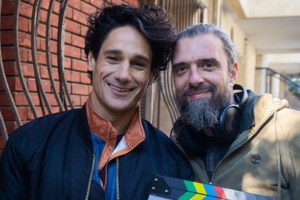 Πάνος Βλάχος: Τα σχόλια στα social media για το ακριβό πουκάμισό του - "Όταν μιλάς για καπιταλισμό και φοράς Casablanca 600 ευρώ" [βίντεο] - εικόνα 8