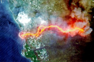 Λα Πάλμα: Το αεροδρόμιο τέθηκε εκτός λειτουργίας λόγω στάχτης από την έκρηξη του ηφαιστείου