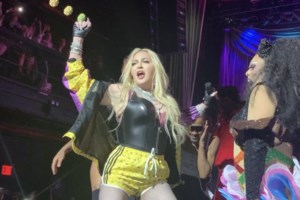 Αποκαλύφθηκε η Μαντόνα; "Αν το χάσω, είμαι γκέι", είπε για το εσώρουχό της και το έχασε... επίτηδες [βίντεο]