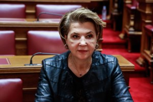 ΣΥΡΙΖΑ: Οι "87" ζητούν από Τζάκρη και Πούλου να επιστρέψουν τις έδρες