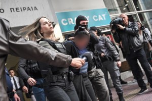 Σαλαμίνα: Συντετριμμένη δηλώνει τώρα η 46χρονη για τη δολοφονία της πεθεράς της - "Δεν κατάλαβα πως το έκανα"