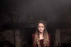 "Η Μάγισσα": Τρέλανε το Twitter η νέα σειρά του ΑΝΤ1 - Καθήλωσε η ερμηνεία της Έλλης Τρίγγου