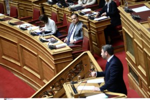 Επιστροφή στην πολιτική κανονικότητα με κόντρα ΝΔ - ΠΑΣΟΚ: Η αντιπαράθεση στη Βουλή πριν το ραντεβού Μητσοτάκη - Ανδρουλάκη - εικόνα 3