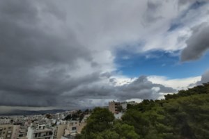 Καιρός - Πρόγνωση Αρναούτογλου: Νεφική μάζα την Κυριακή - Έρχονται βροχές και καταιγίδες - Σε ποιες περιοχές [Βίντεο]