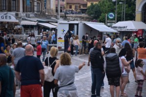 Μόνο με καθήμενους τα κέντρα διασκέδασης - Λουκέτο και τσουχτερά πρόστιμα από την πρώτη παράβαση - εικόνα 2