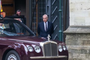 Γκισλέιν Μάξγουελ: Η συνεργός του Επσταϊν έδωσε συνέντευξη μέσα από τη φυλακή - Πώς "αθωώνει" τον πρίγκιπα Αντριου - εικόνα 3