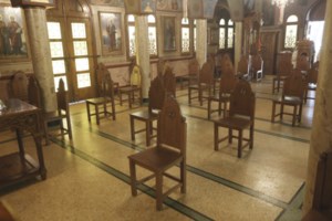 Επιμένει η Ιερά Σύνοδος για τη Θεία Κοινωνία: Ας αποδείξει κάποιος ότι ο ιός μεταδίδεται μέσω της μετάληψης...