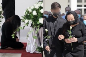 Μνημόσυνο Ακη Τσοχατζόπουλου: Κόλλυβα με τον ήλιο του ΠΑΣΟΚ [εικόνες]