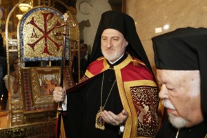 Πράξη ανθρωπιάς στη Θεσσαλονίκη: Κομμωτές της πόλης κούρεψαν άστεγους για το Πάσχα [Εικόνες]