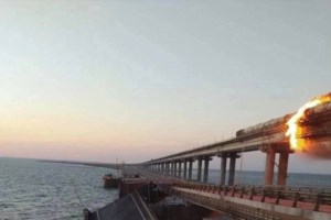 Ρωσία: Αποκαταστάθηκε η περιορισμένη κίνηση των οχημάτων στη γέφυρα της Κριμαίας