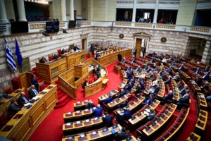 Ένταση στη Βουλή με Βορίδη - Κωνσταντοπούλου: "Εκμεταλλεύεστε τον ανθρώπινο πόνο" - "Να απολογηθεί ο πρωθυπουργός" - εικόνα 3