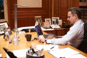 Μεγάλη ανταπόκριση των πολιτών στα νέα μέτρα: Στέλνουν πάνω από 15.000 sms την ώρα