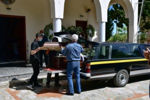 Ομαδικός βιασμός 19χρονης: Προθεσμία να απολογηθούν την Πέμπτη πήραν οι δύο νεαροί - Τι αναφέρει το θύμα στη μήνυση - εικόνα 4