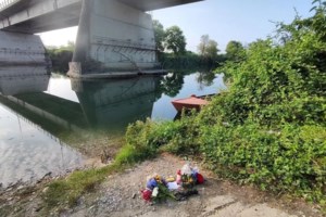 Τραγωδία στον Άραχθο: Στο νοσοκομείο ο άντρας που έβγαλε τα παιδιά - Πιθανόν να του δοθεί τιμητικά η ελληνική υπηκοότητα