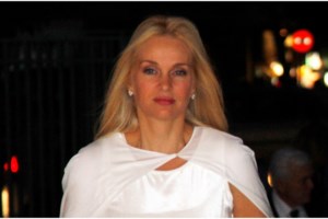 Μαρί Κωνσταντάτου: Η rock glam εμφάνιση στην Αθήνα με κολάν και σιθρού τοπ - εικόνα 5