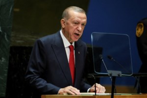 Μπομπ Μενέντεζ: Χέρι χέρι με τη σύζυγό του στο δικαστήριο - Αφέθηκε ελεύθερος με εγγύηση 100.000 δολαρίων