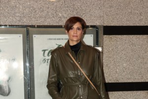 Αγνώριστη η Άννα Μαρία Παπαχαραλάμπους:  Η μεγάλη αλλαγή στην εμφάνισή της
