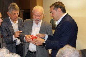 Τρεις γενιές αριστερών: Η ατάκα του Έβο Μοράλες σε Αλέξη Τσίπρα στην ορκωμοσία Λούλα στη Βραζιλία - εικόνα 2