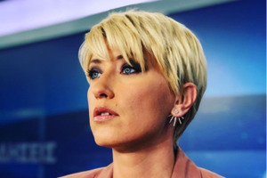 Σία Κοσιώνη: Η ερώτηση στον Κώστα Μπακογιάννη πριν κόψει τόσο κοντά τα μαλλιά της - εικόνα 4