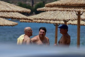 Στο Καρπενήσι ο Αμερικανός πρέσβης Τζορτζ Τσούνης - Ξεναγήθηκε από τον Κώστα Μπακογιάννη