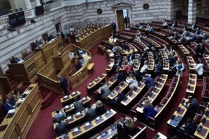 Συλλυπητήρια Αχτσιόγλου για τους νεκρούς πιλότους του Canadair - Να διερευνηθούν οι συνθήκες του δυστυχήματος ζητά ο ΣΥΡΙΖΑ