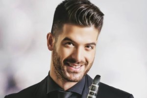 Άρης Μουγκοπέτρος: "Θα παίξω κλαρίνο και με ένα χέρι" - "Δε με αφήνουν να του μιλήσω", λέει ο φίλος που του έδωσε την κροτίδα - εικόνα 2