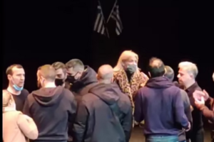 ΑΠΘ: Τραμπούκικη επίθεση στην πρυτανεία - Βανδάλισαν και έγραψαν συνθήματα κατά του πρύτανη και καθηγητών - εικόνα 6