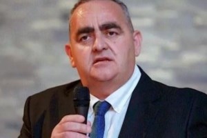 Στην Αλβανία ο ΓΓ του ΥΠΕΞ - Θα συναντηθεί με τον κρατούμενο δήμαρχο Χειμάρρας Φρέντι Μπελέρη