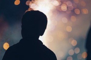 Εφιάλτης για ανήλικη: Διαδικτυακός "φίλος" την προέτρεπε να ακρωτηριάσει τα γεννητικά της όργανα - Χάραξε "συγγνώμη" στο σώμα της