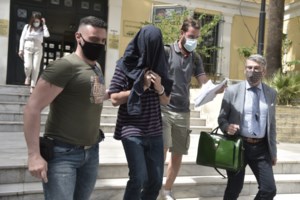 Νέα Σμύρνη: Βίντεο ντοκουμέντο "καίει" τον 22χρονο για απόπειρα βιασμού - εικόνα 3