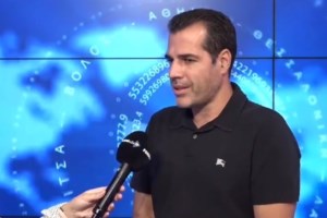 Η φαρμακερή μπηχτή του (ερωτευμένου) Κ. Πλεύρη για τον Θάνο Πλεύρη: Ο γιος μου κατάντησε βουλευτής