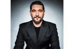 Πάνος Ιωαννίδης: Αυτή είναι η πανύψηλη μελαχρινή καλλονή σύντροφός του - Η πρώτη φωτογραφία με τον γιο τους - εικόνα 4