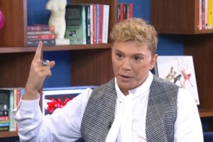 Τάκης Ζαχαράτος: Ο Τσίπρας έχει κάνει μπότοξ - Σας το λέω εγώ που το πίνω σε σφηνάκι [βίντεο]