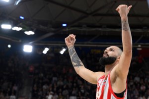 Ολυμπιακός: Παραμένει "ερυθρόλευκος" ο Μιλουτίνοφ - Είπε "όχι" σε Αρμάνι Μιλάνο και Παναθηναϊκό