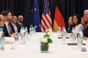 Ο Τραμπ αφήνει την Ευρώπη εκτός διαπραγματεύσεων για το Ουκρανικό- Βαθιά κρίση στις σχέσεις του με τους Ευρωπαίους ηγέτες - εικόνα 8