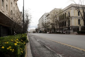 Έγινε και αυτό: Άναμμα κεριού... online λόγω των απαγορεύσεων του Πάσχα