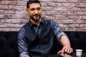 Με μαύρα γυαλιά ηλίου και πιπίλα: Ο Πάνος Ιωαννίδης μας έδειξε πώς κυκλοφορεί ο 10 μηνών γιος του - εικόνα 4