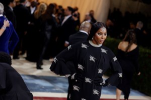 Met Gala 2022: Καλοντυμένες vs κακοντυμένες - Οι τιάρες, τα slip dresses και οι... αδιάβαστες - εικόνα 28