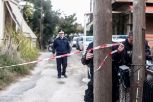 Ωρωπός: Μητέρα πήγε το λιπόθυμο βρέφος της στο ΑΤ - Μεταφέρθηκαν με περιπολικό στο νοσοκομείο