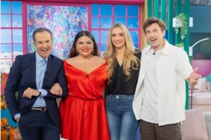 Δανάη Μπάρκα: Με χορούς και τραγούδια γιόρτασε στο σπίτι της το τέλος του "Πάμε Δανάη" [Eικόνες] - εικόνα 3