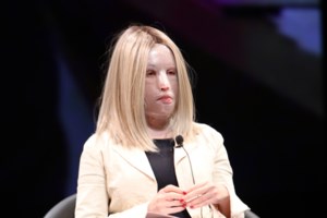 "Εχω φωτογραφίσει χωρίς μάσκα την Ιωάννα Παλιοσπύρου και είναι όμορφη, υπέροχη"