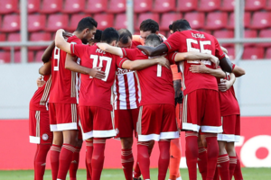 Έξαλλος ο Μαρινάκης με τους παίκτες του Ολυμπιακού που πιάστηκαν στο κορονοπάρτι στη Συγγρού - Η ανακοίνωση της ΠΑΕ