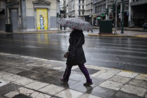 Καιρός: Βροχές, άνεμοι και αφρικανική σκόνη τις επόμενες ώρες