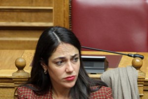 Κρήτη: Η συγκλονιστική ιστορία του ζευγαριού που υιοθέτησε βρέφος από την Ουγκάντα - Το βρήκαν αβοήθητο σε ένα χωράφι - εικόνα 2