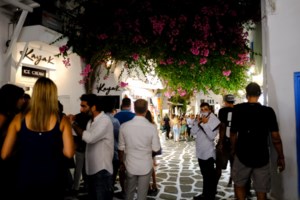 Καταγγελία Ανδρουλάκη στην Ευρωβουλή: Η TUI πήρε 3 δισ. ενισχύσεις από τη Γερμανία, αλλά δεν πληρώνει τους Έλληνες ξενοδόχους