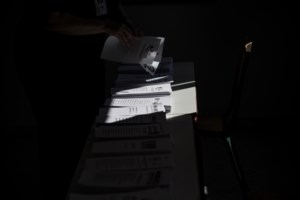 Αυτο-αποθεώνεται η Ζωή Κωνσταντοπούλου μετά την είσοδο στη Βουλή: Εγώ κάνω για 100 βουλευτές [βίντεο]