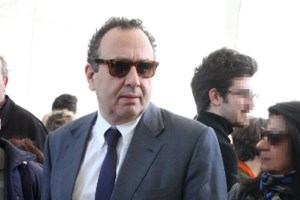 Θεσσαλονίκη: 22χρονη καταγγέλλει ότι τη βίασε ο ξάδελφός της μέσα στην τουαλέτα κλαμπ