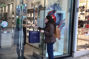 Κορονοϊός: "Λυγίζει" η Αττική με 526 νέα κρούσματα - Ρεκόρ λοιμώξεων στο Κέντρο της Αθήνας - εικόνα 2