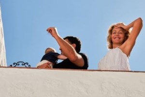 Γιάννης Βούρος: Σπάνια εμφάνιση με τη σύζυγό του, Λένα Κώνστα - Εχουν παντρευτεί... δύο φορές [εικόνες] - εικόνα 3