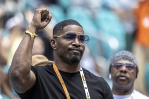 Συγκλόνισε ο Τζέιμι Φοξ: "Έπαθα εγκεφαλικό, δε θυμάμαι είκοσι μέρες από τη ζωή μου"